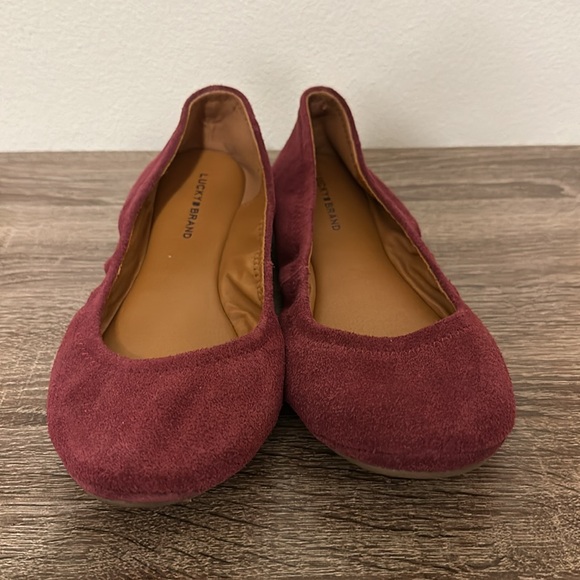 Size 9 Lucky Brand Emmie Flats - Picture 2 of 5